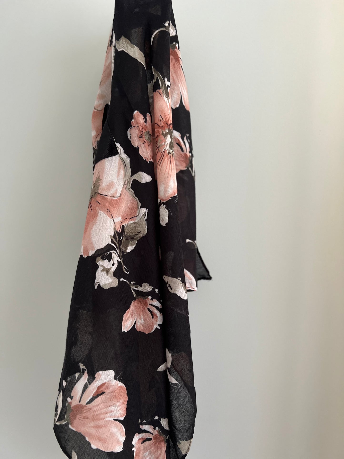 Square Scarf - Rebecca, soft pink floral