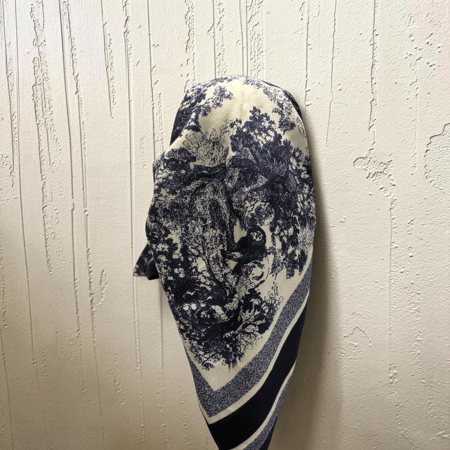 Square - Blue Toile Sauvage